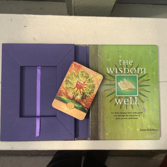 The Wisdom Well Tarot Book & Card Set OOP - Picture 4 of 6